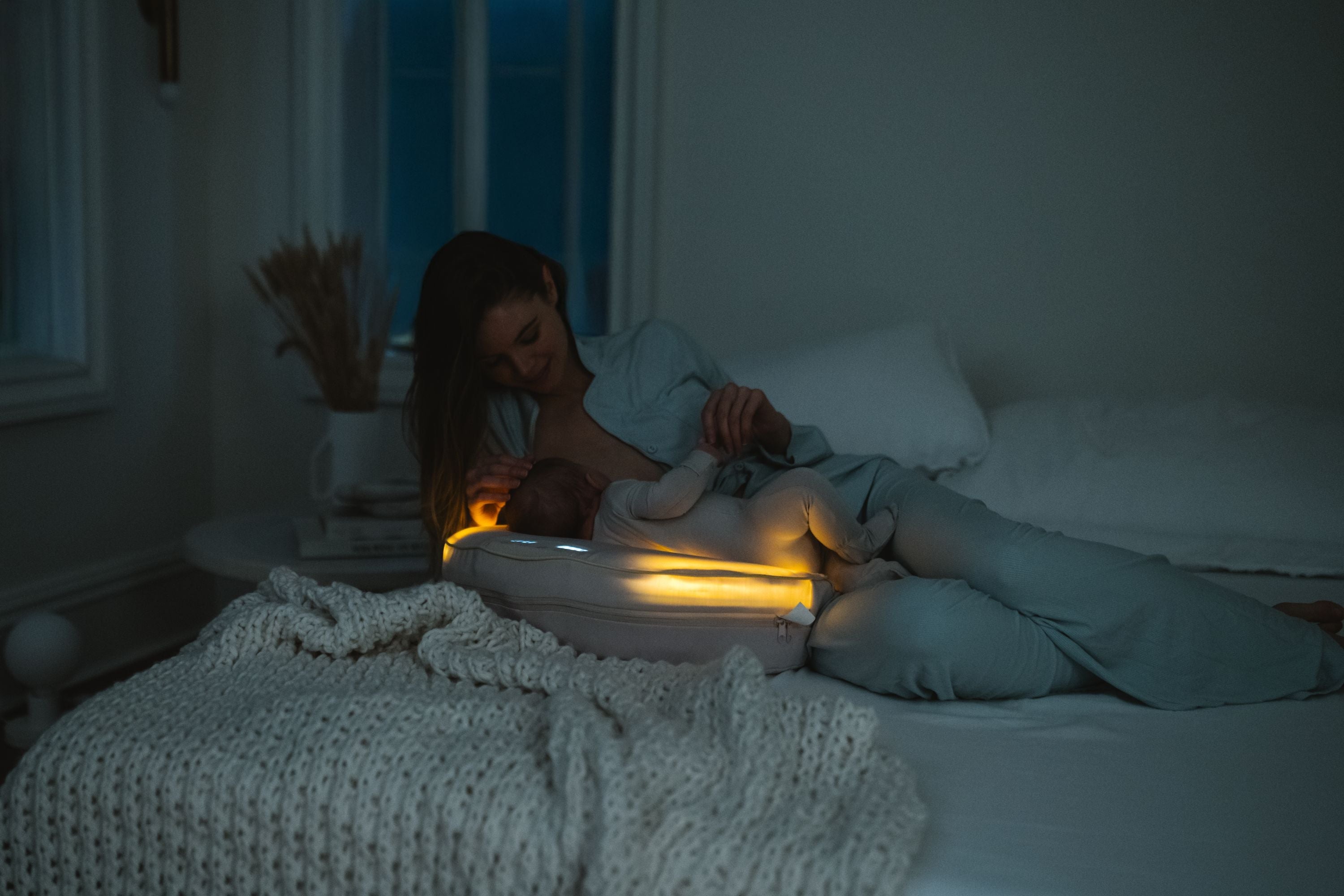 Nighttime Feeding Made Easier: How to Reduce Stress During Midnight Wakeups